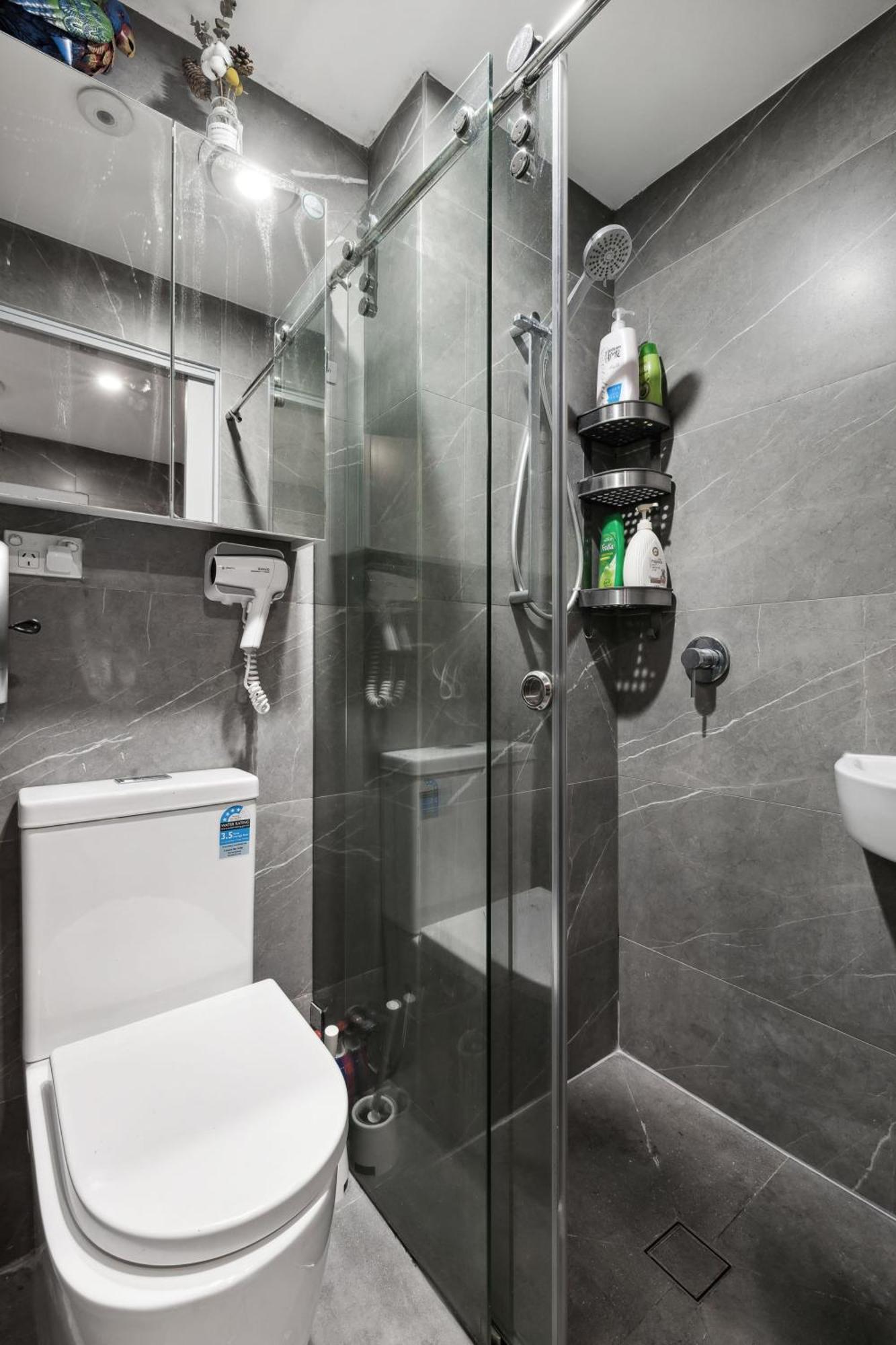 Standard Triple - Luxe Spot - Next To - Shared Bathroom Guest house *
