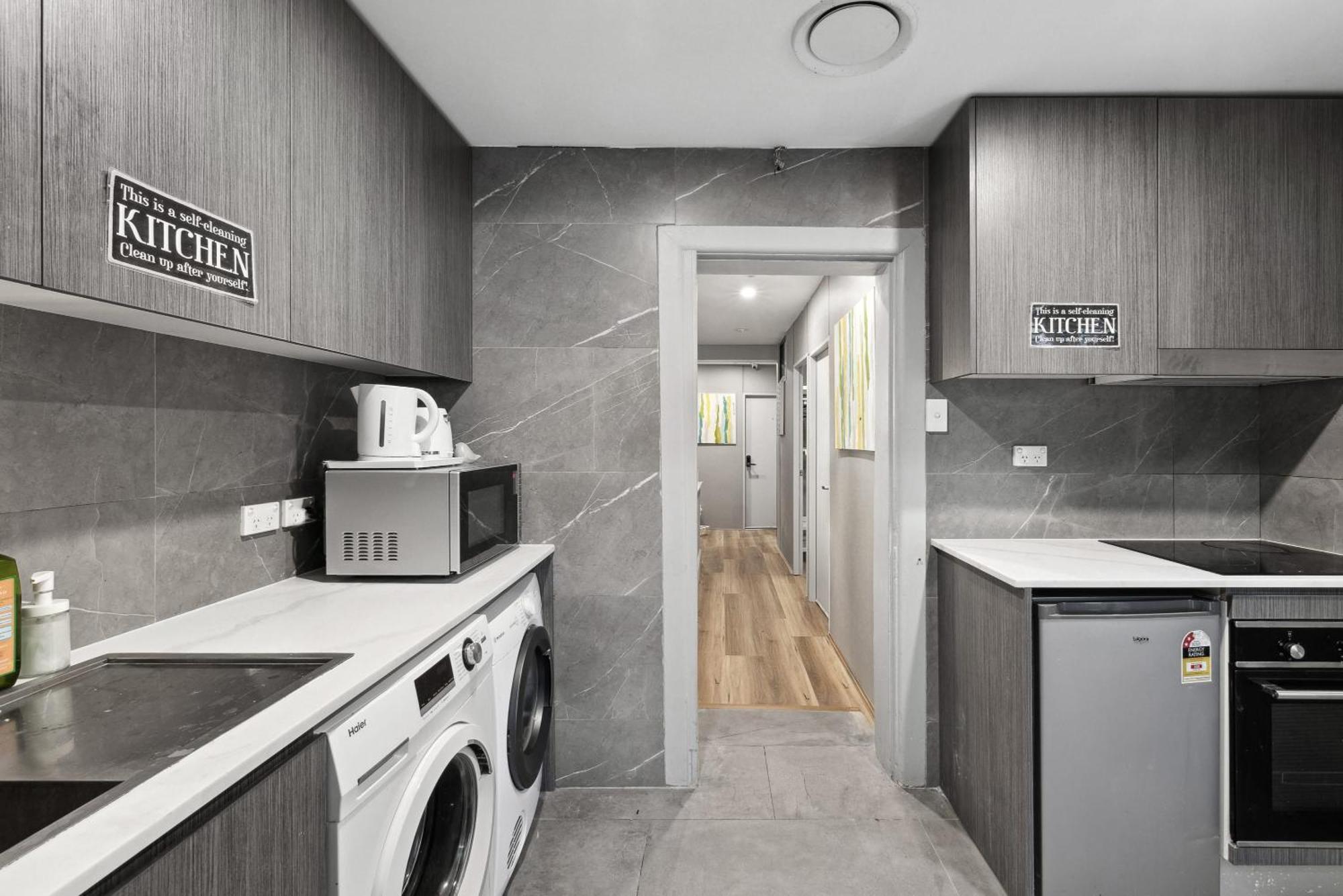 Standard Triple - Luxe Spot - Next To - Shared Bathroom Sydney
